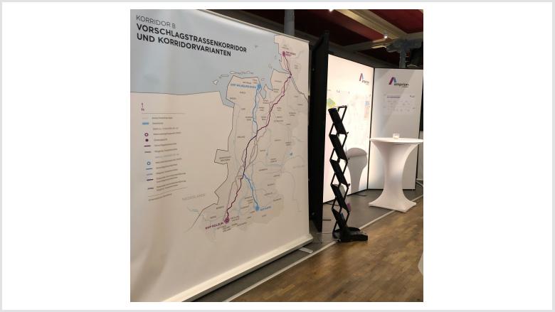 Infostände zum Projekt "Korridor B"