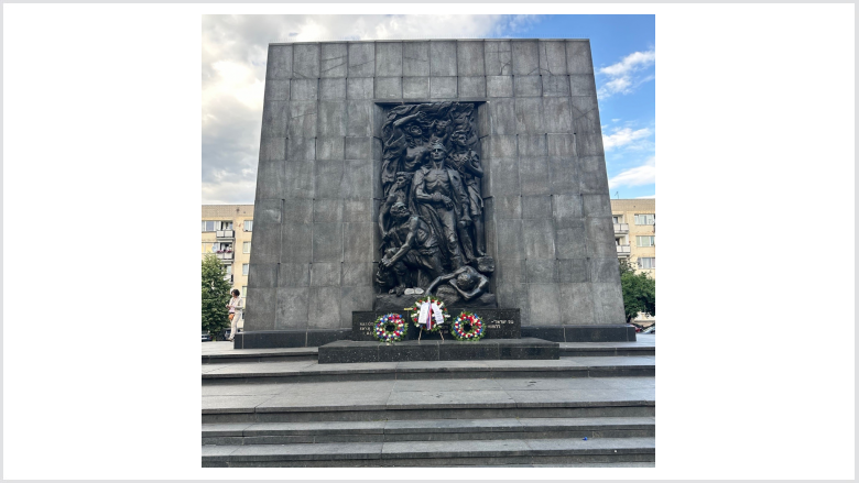 Das Denkmal für die Helden des Warschauer Ghettos