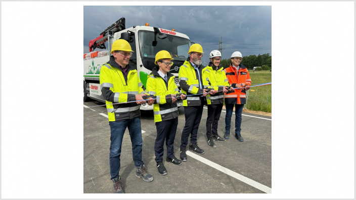 Autobahn-Abbieger ist für Baustellenfahrzeuge eröffnet